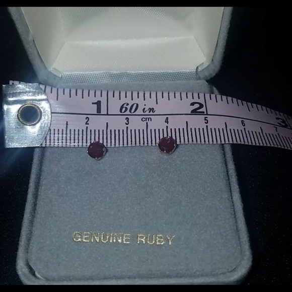 ❌❌SOLD❌❌14K Genuine Ruby Earrings Yellow Gold - Picture 5 of 12